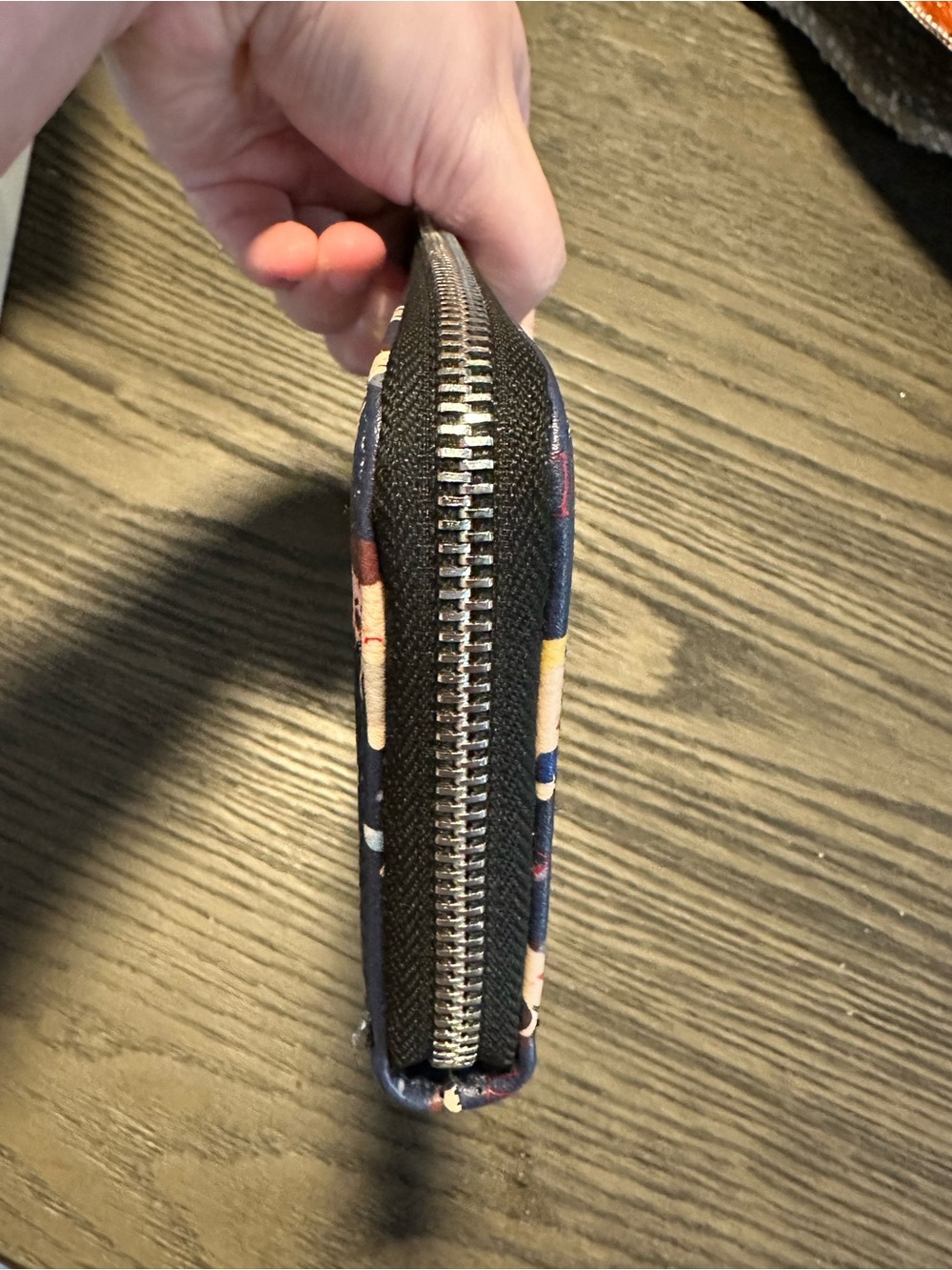 Stranger Things Wallet - Picture 4 of 10